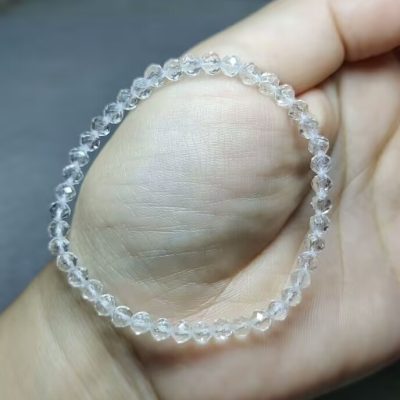 天然ホワイトクリスタル多面カット 4.3-4.5mm