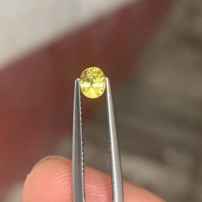 カナリアサファイア 4x5mm